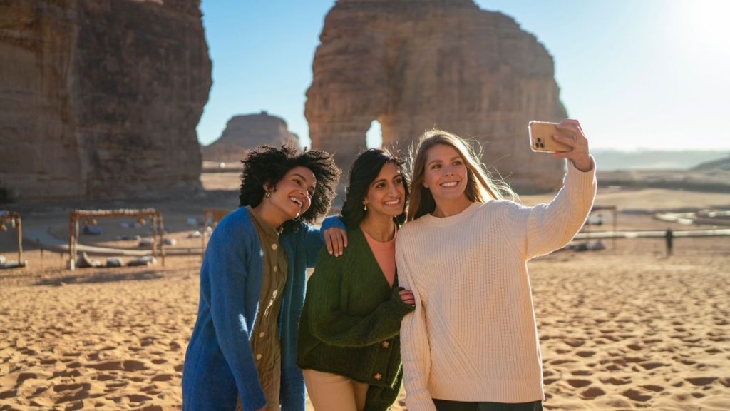 Women’s Travel in Saudi Arabia: Newfound Freedom Amid Reforms and Modern Changes